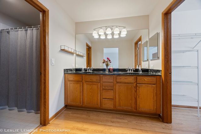 3048 Tangley Oaks Trail, Lisle, IL 60532