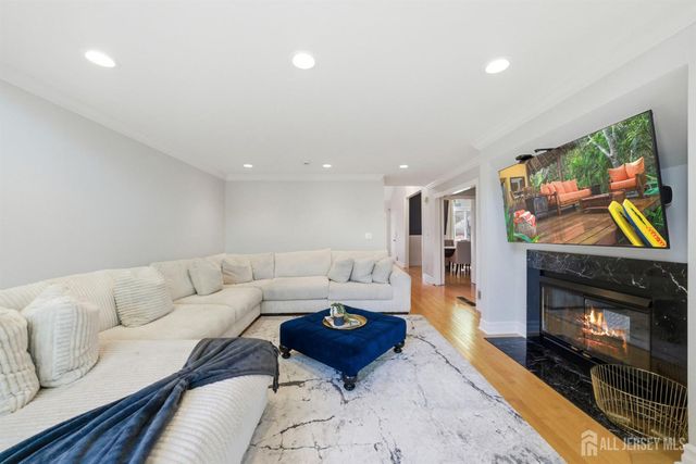 15 Kingsland Circle, South Brunswick, NJ 08852