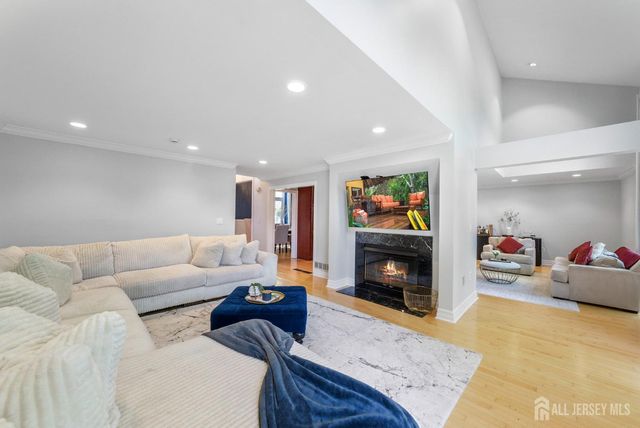15 Kingsland Circle, South Brunswick, NJ 08852