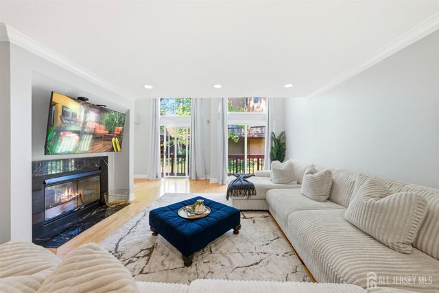 15 Kingsland Circle, South Brunswick, NJ 08852