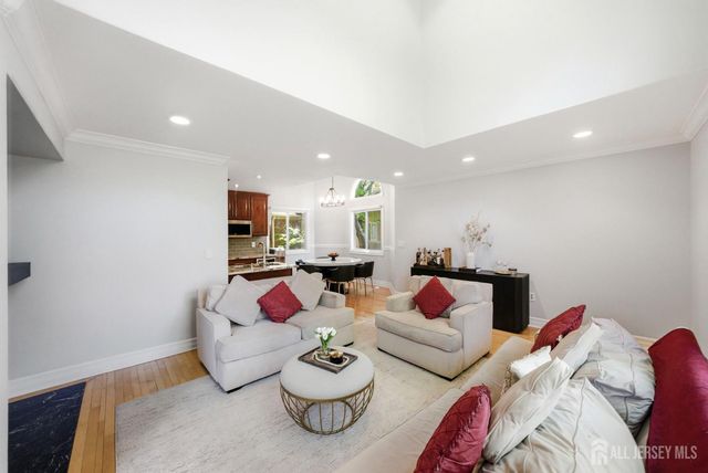 15 Kingsland Circle, South Brunswick, NJ 08852