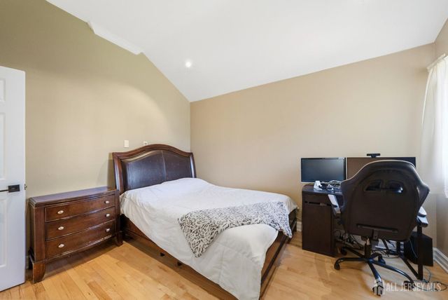 15 Kingsland Circle, South Brunswick, NJ 08852