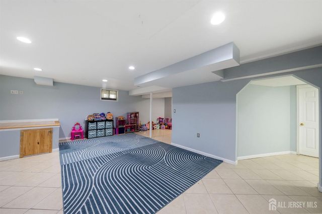 15 Kingsland Circle, South Brunswick, NJ 08852