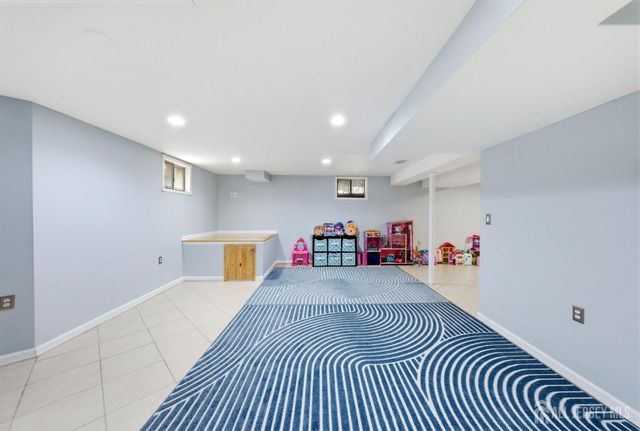 15 Kingsland Circle, South Brunswick, NJ 08852