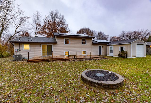 35399 Margurite Lane, Paw Paw, MI 49079