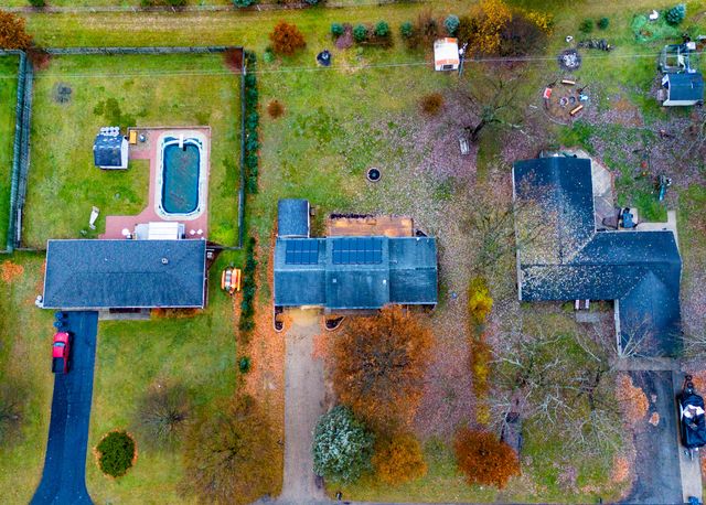 35399 Margurite Lane, Paw Paw, MI 49079