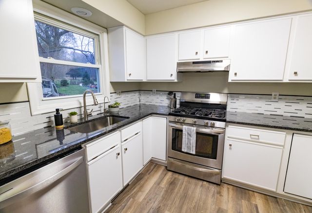 35399 Margurite Lane, Paw Paw, MI 49079