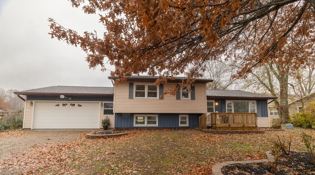 35399 Margurite Lane, Paw Paw, MI 49079