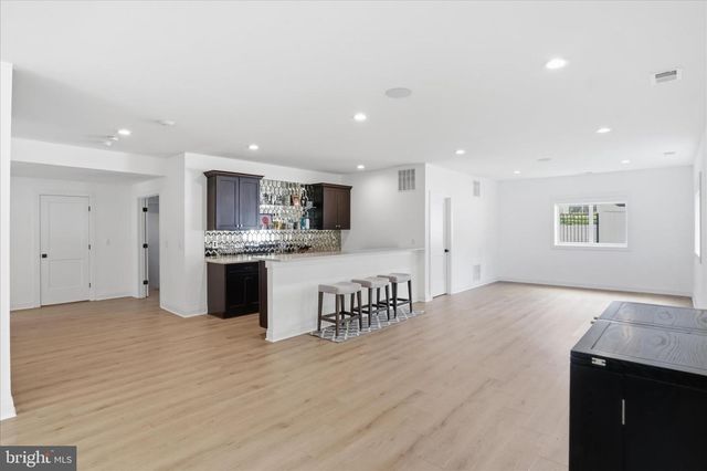 202 BRANCH RD SE, Vienna, VA 22180