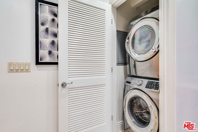 11749 Goshen Avenue 102, Los Angeles, CA 90049