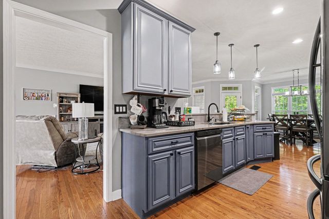 408 Brookside Dr, Mount Pleasant, TN 38474