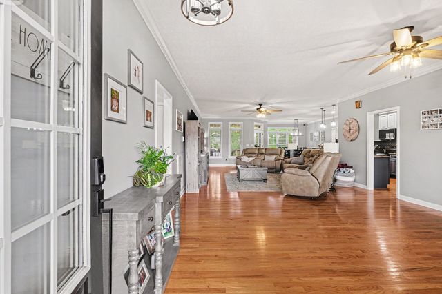408 Brookside Dr, Mount Pleasant, TN 38474