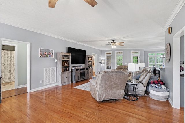 408 Brookside Dr, Mount Pleasant, TN 38474