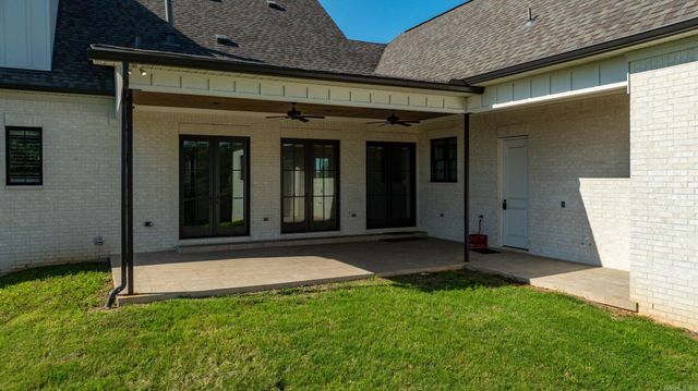 160 Manitou Drive, Maumelle, AR 72113