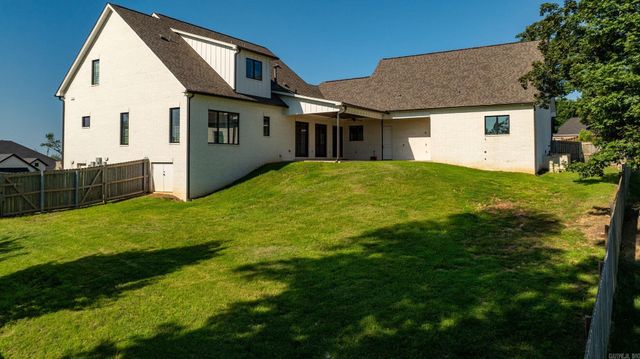 160 Manitou Drive, Maumelle, AR 72113
