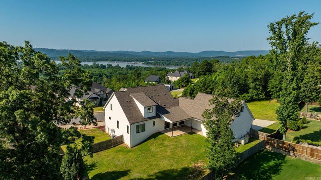 160 Manitou Drive, Maumelle, AR 72113