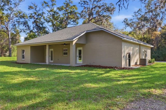 9096 N Alder Avenue, Crystal River, FL 34428