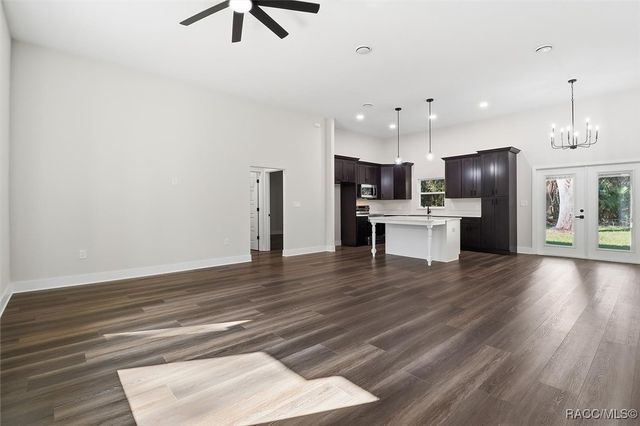 9096 N Alder Avenue, Crystal River, FL 34428