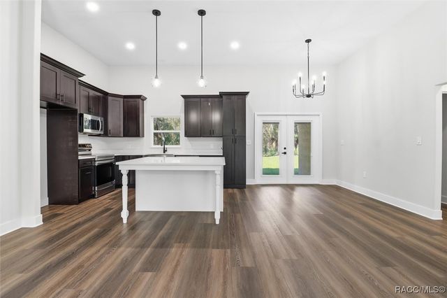 9096 N Alder Avenue, Crystal River, FL 34428