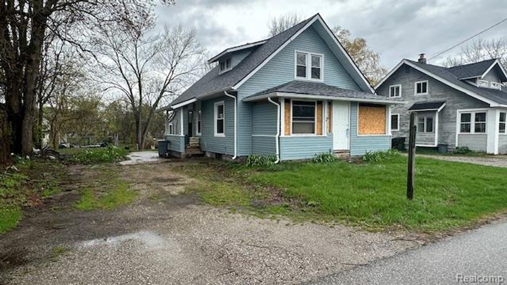 71 Cedar Street, Brandon Charter Township, MI 48462
