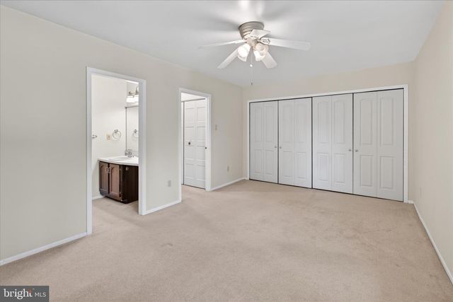 15 TWIN BROOKS DR, Willow Grove, PA 19090
