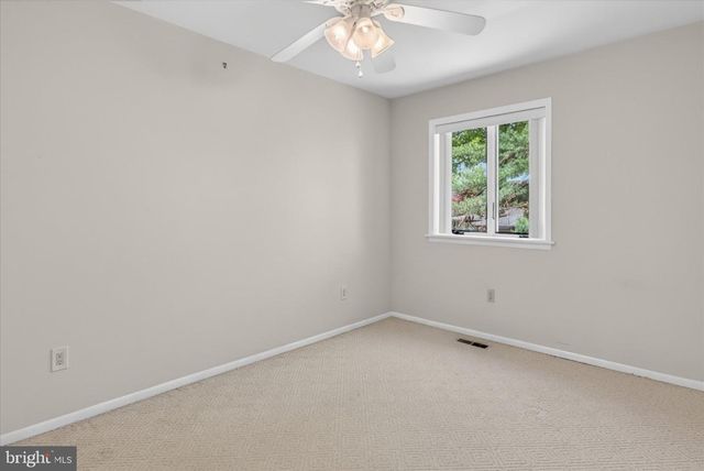 15 TWIN BROOKS DR, Willow Grove, PA 19090