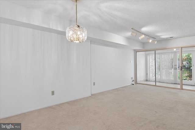 15 TWIN BROOKS DR, Willow Grove, PA 19090