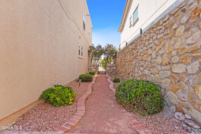 6728 CABANA DEL SOL Drive, El Paso, TX 79911
