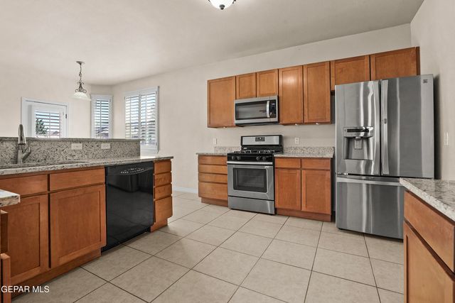 6728 CABANA DEL SOL Drive, El Paso, TX 79911