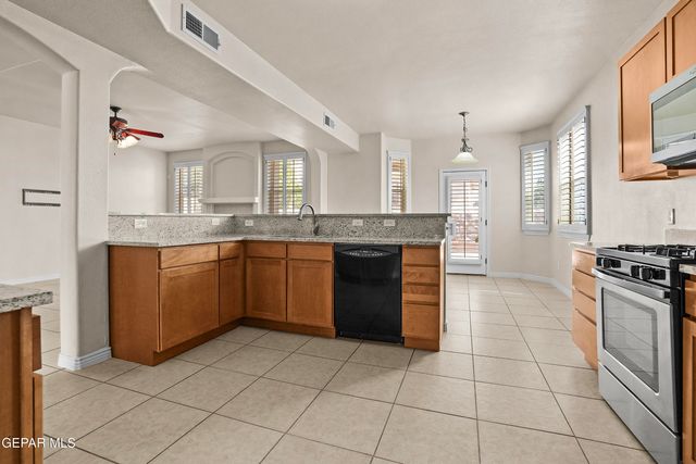 6728 CABANA DEL SOL Drive, El Paso, TX 79911