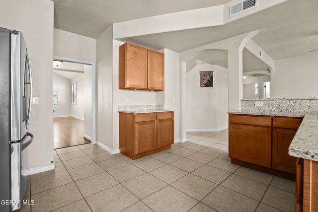6728 CABANA DEL SOL Drive, El Paso, TX 79911