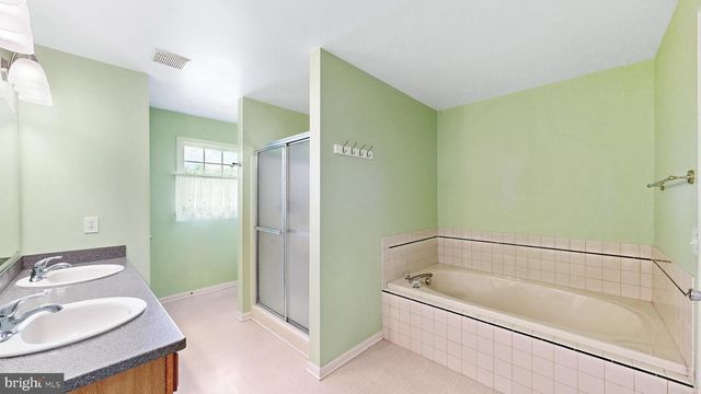 116 GREENBRIER DR, Bear, DE 19701