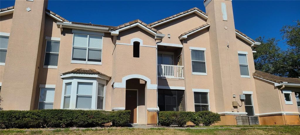 Image 1 of property listing at 17902 VILLA CREEK DRIVE 17902, Tampa, FL 33647