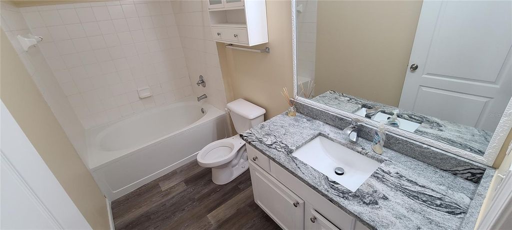 Image 15 of property listing at 17902 VILLA CREEK DRIVE 17902, Tampa, FL 33647