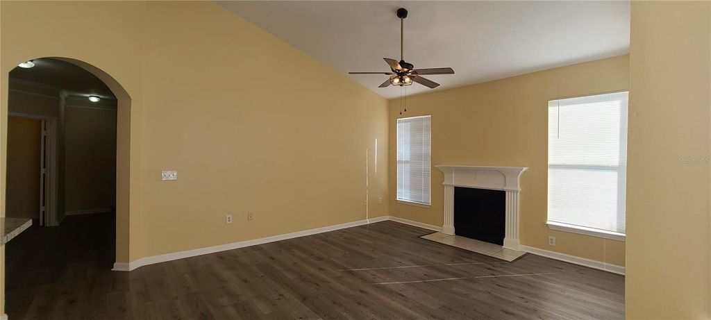 Image 17 of property listing at 17902 VILLA CREEK DRIVE 17902, Tampa, FL 33647