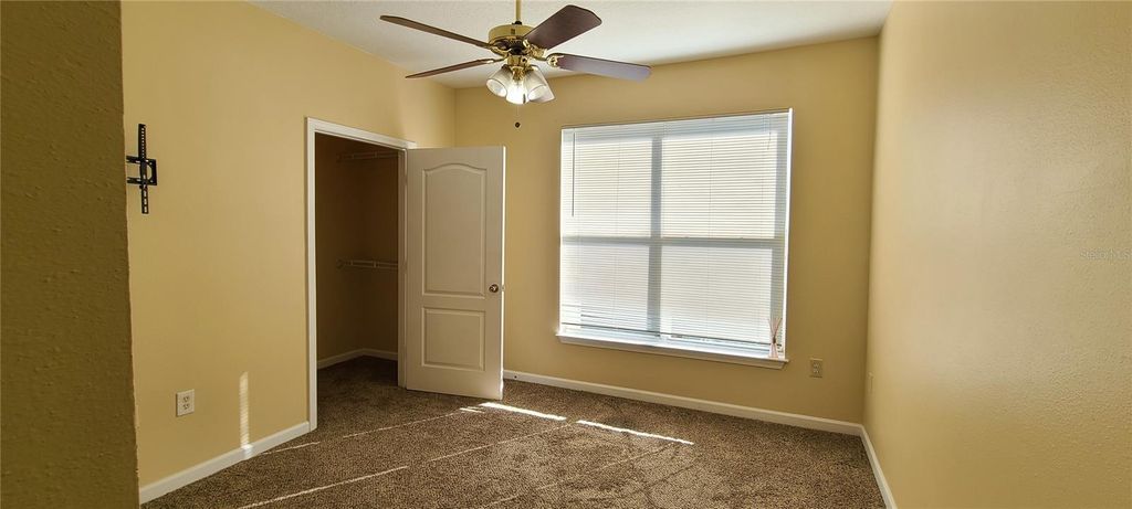 Image 22 of property listing at 17902 VILLA CREEK DRIVE 17902, Tampa, FL 33647