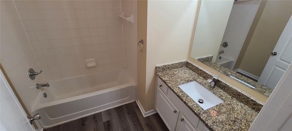 Image 25 of property listing at 17902 VILLA CREEK DRIVE 17902, Tampa, FL 33647