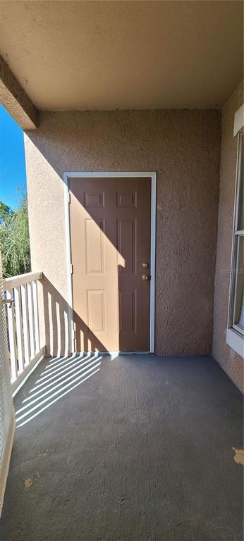 Image 27 of property listing at 17902 VILLA CREEK DRIVE 17902, Tampa, FL 33647