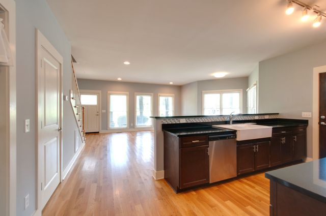 315 Sylvan Park Ln, Nashville, TN 37209