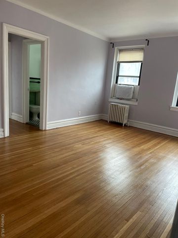 7720 Austin Street 2E, Forest Hills, NY 11375