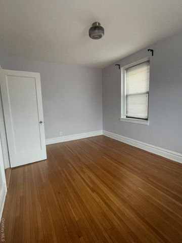 7720 Austin Street 2E, Forest Hills, NY 11375