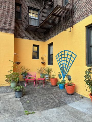 7720 Austin Street 2E, Forest Hills, NY 11375