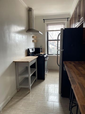 7720 Austin Street 2E, Forest Hills, NY 11375