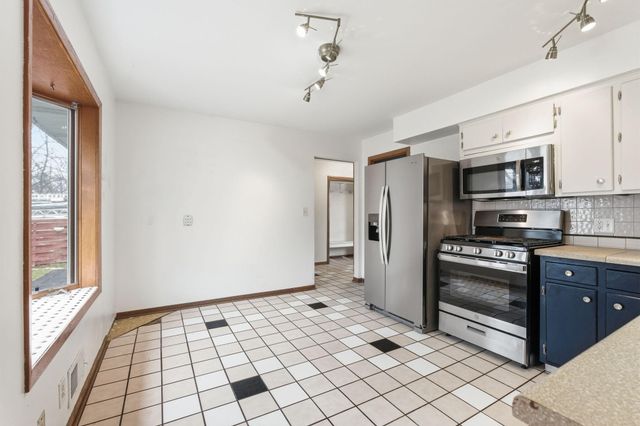 2082 Diffley Road, Eagan, MN 55122