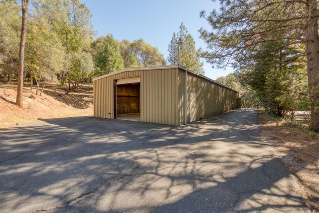 16979 Ridge Rd, Sutter Creek, CA 95685