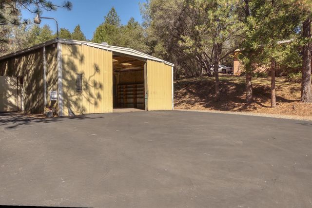 16979 Ridge Rd, Sutter Creek, CA 95685