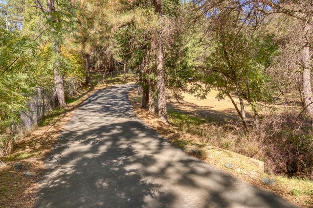 16979 Ridge Rd, Sutter Creek, CA 95685