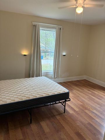 814 S Nettleton Avenue, Springfield, MO 65806