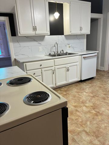 814 S Nettleton Avenue, Springfield, MO 65806