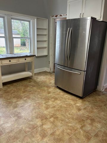 814 S Nettleton Avenue, Springfield, MO 65806